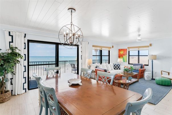 Chandelier, Dining room, Interior, Living room, Pendant Lights, Water, Wood Texture Flooring
