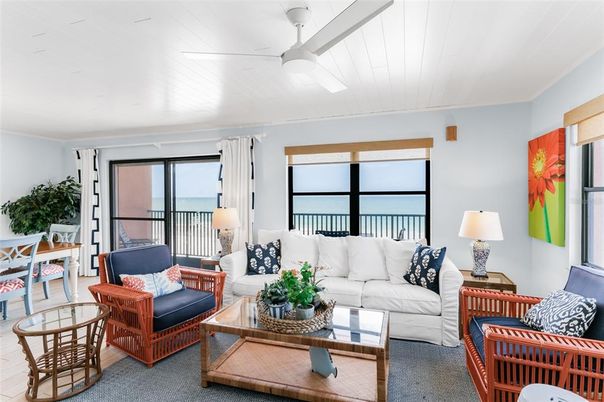 Interior, Living room, Water
