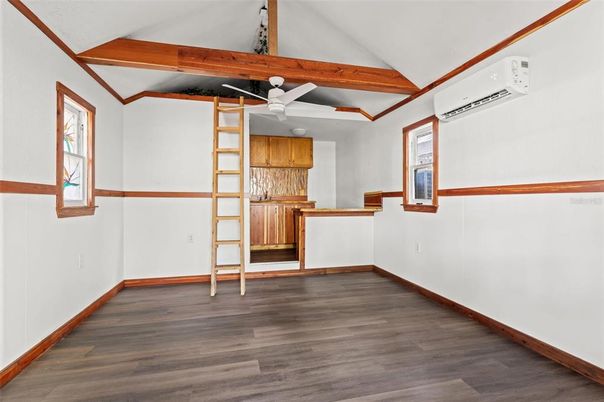 Empty room, Interior, Wooden Beams, Wood Texture Flooring