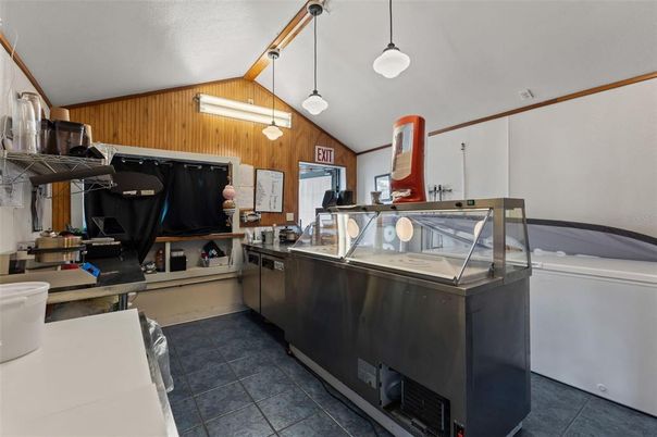 Interior, Kitchen, Pendant Lights, Washer, Wooden Walls