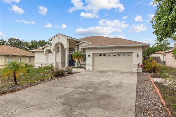 Attached, Exterior, Facade, Ranch