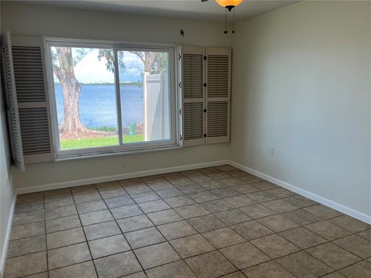 Empty room, Interior, Water