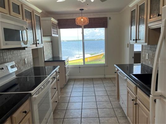 Interior, Kitchen, Pendant Lights, Water