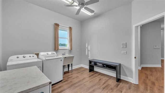 Interior, Washer, Wood Texture Flooring