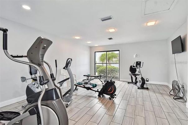 Fitness Equipment, Interior, Recessed Lighting, Wood Texture Flooring