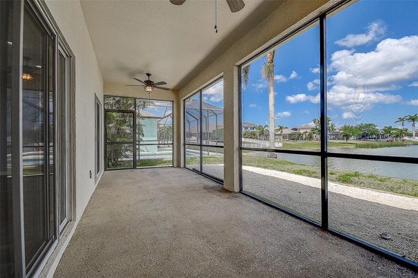 Interior, Sun Room, Water