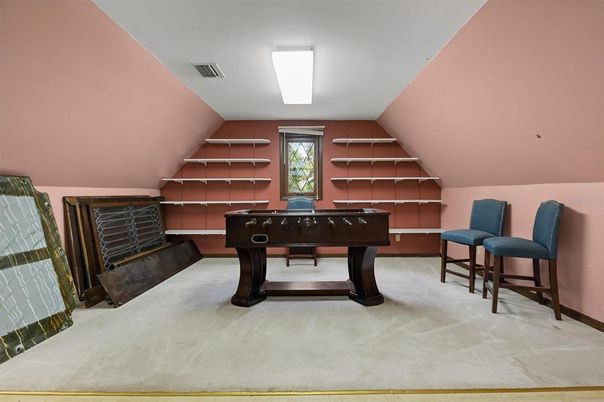 Game Room, Interior