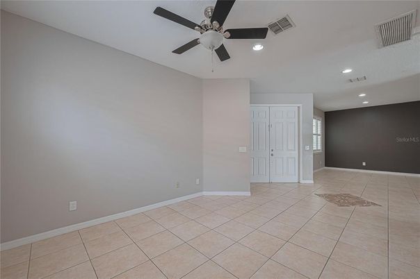 Empty room, Interior, Recessed Lighting
