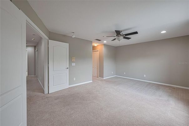 Empty room, Interior, Recessed Lighting