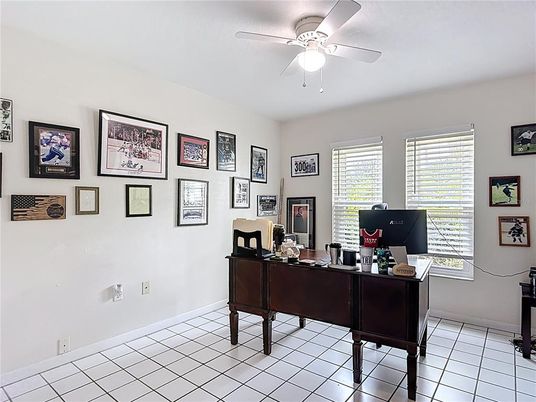 Home Office, Interior