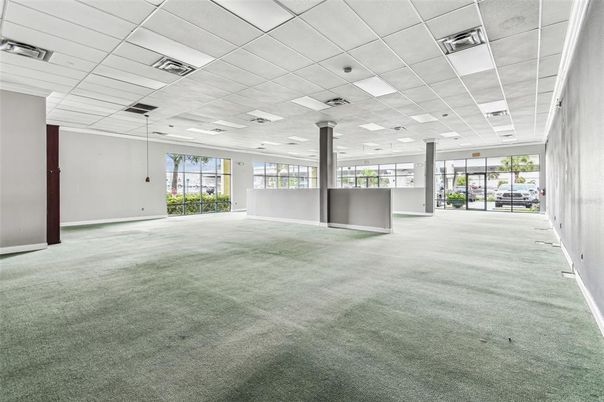 Empty room, Interior, Recessed Lighting