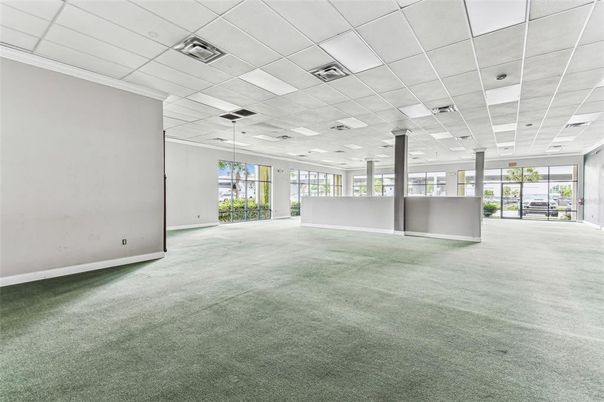 Empty room, Interior, Recessed Lighting