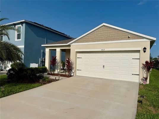 Attached, Exterior, Facade, American Craftsman
