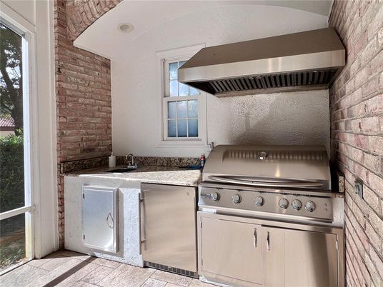 Exterior, Stainless Steel Appliances