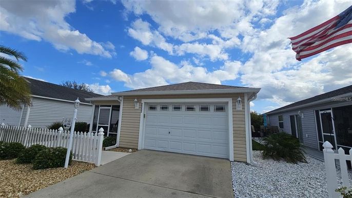 Detached Garage, Exterior