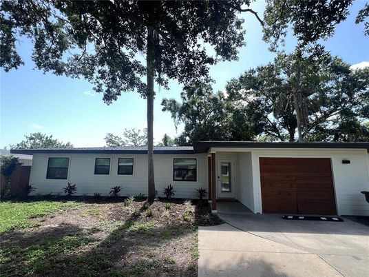 Attached, Exterior, Facade, Ranch
