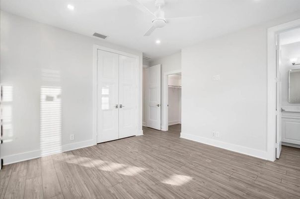 Empty room, Interior, Recessed Lighting, Wood Texture Flooring