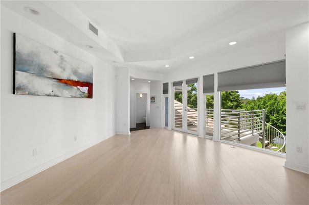 Empty room, Interior, Recessed Lighting, Wood Texture Flooring