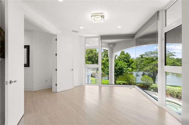 Empty room, Interior, Recessed Lighting, Wood Texture Flooring