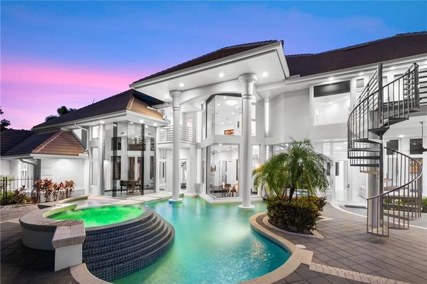 Exterior, Pool