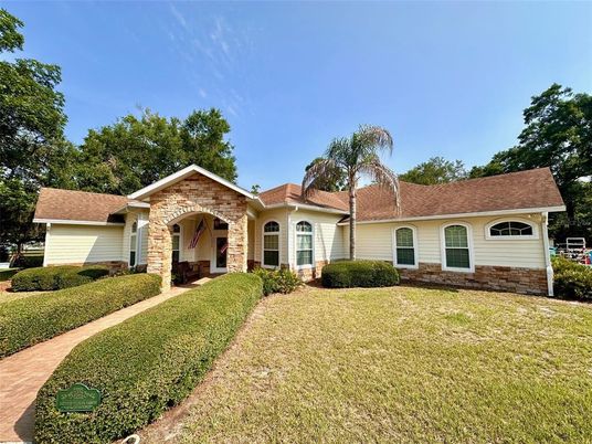 Backyard, Exterior, Facade, Ranch