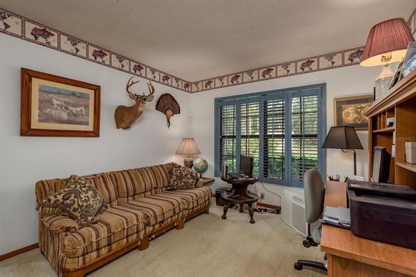 Home Office, Interior