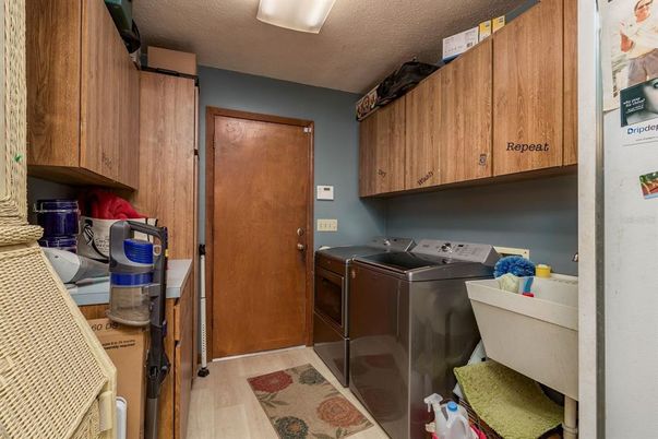 Interior, Washer, Wood Texture Flooring