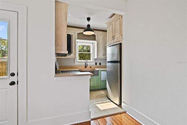 Interior, Kitchen, Pendant Lights, Wood Texture Flooring