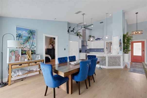 Dining room, Interior, Kitchen, Pendant Lights, Recessed Lighting, Wood Texture Flooring