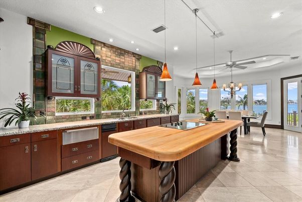 Dining room, Interior, Kitchen, Pendant Lights, Recessed Lighting, Water