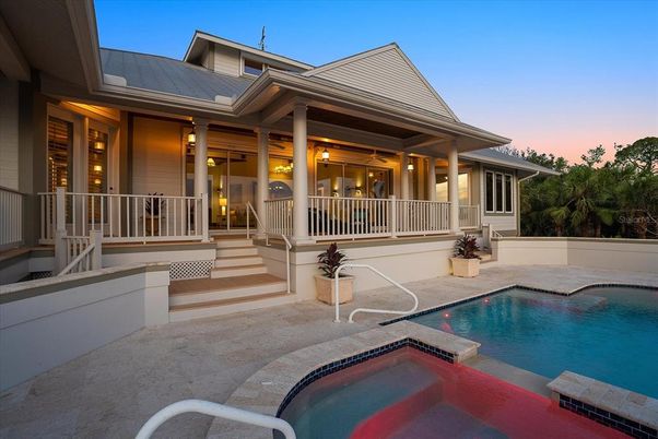 Exterior, Pool