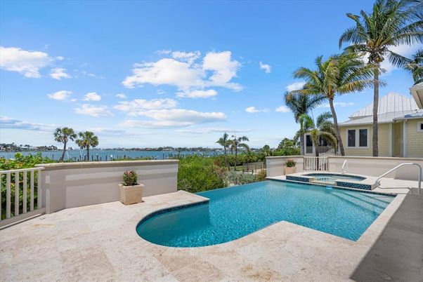 Exterior, Pool, Water