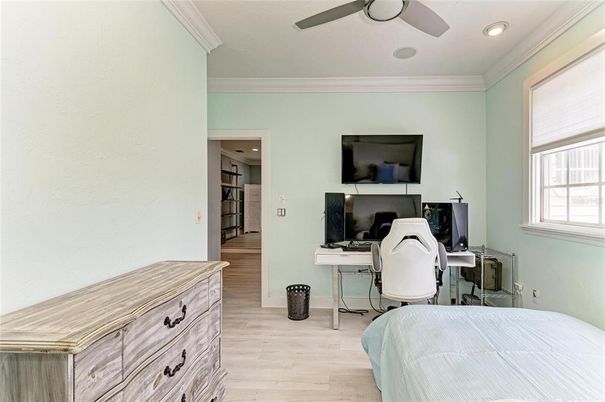Home Office, Interior, Recessed Lighting, Wood Texture Flooring