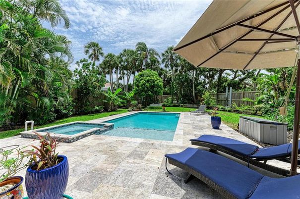 Exterior, Hot Tub, Pool