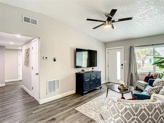 Interior, Living room, Recessed Lighting, Wood Texture Flooring