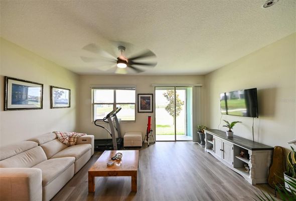 Fitness Equipment, Interior, Living room, Wood Texture Flooring