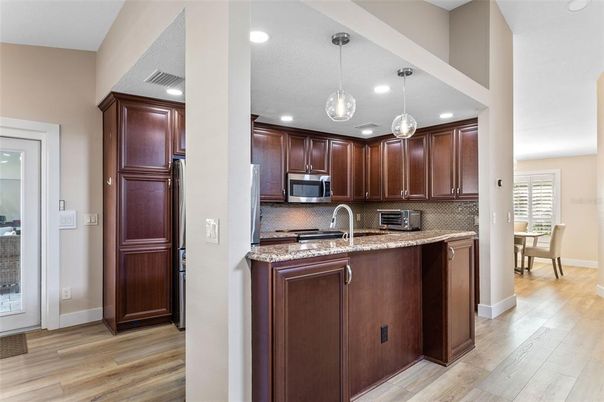 Dining room, Interior, Kitchen, Pendant Lights, Recessed Lighting, Wood Texture Flooring