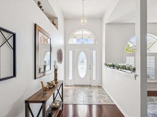 Interior, Pendant Lights, Wood Texture Flooring