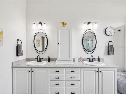 Bathroom, Dual Sink Vanities, Interior
