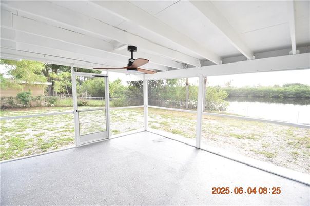 Interior, Sun Room, Water