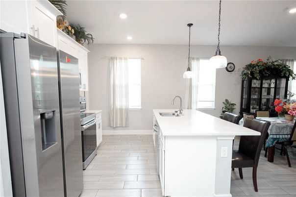 Dining room, Interior, Kitchen, Pendant Lights, Recessed Lighting, Stainless Steel Appliances