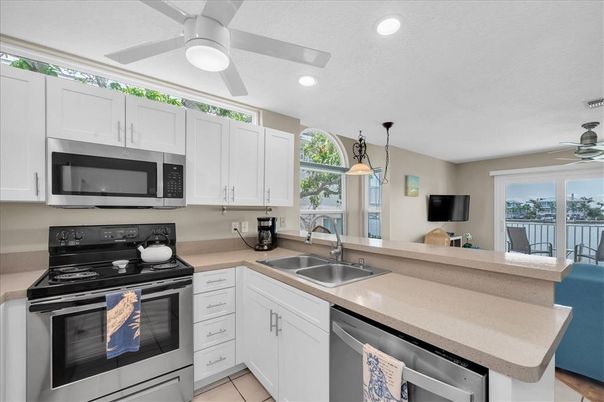 Interior, Kitchen, Pendant Lights, Recessed Lighting, Stainless Steel Appliances
