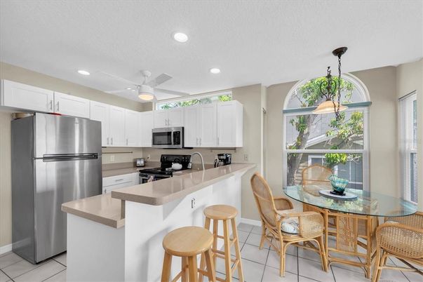 Dining room, Interior, Kitchen, Recessed Lighting, Stainless Steel Appliances