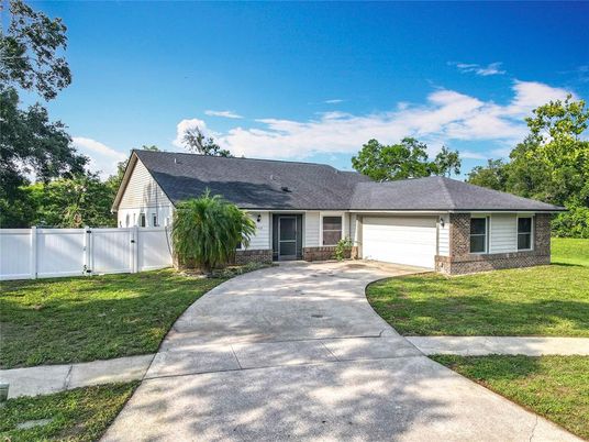 Attached, Backyard, Exterior, Facade, Brick Facade, Ranch