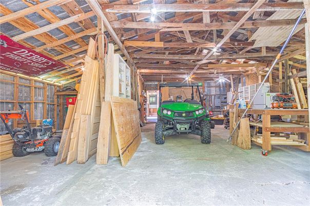 Garage, Interior, Wooden Beams