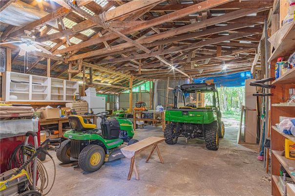 Garage, Interior, Wooden Beams