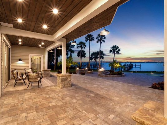 Exterior, Pool, Water