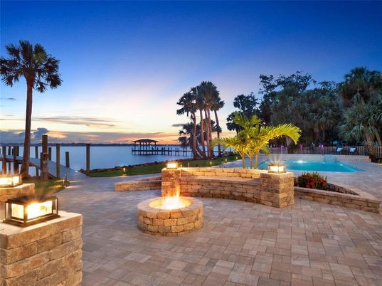 Exterior, Pool, Water
