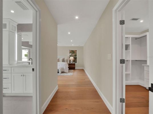Bedroom, Interior, Recessed Lighting, Walk-in Closets, Wood Texture Flooring