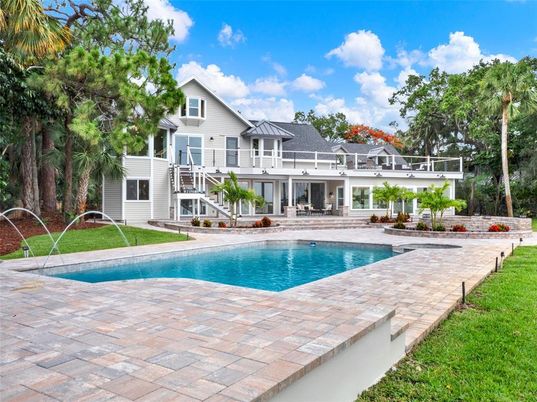 Exterior, Pool